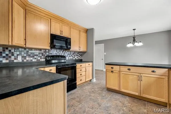 $425,000 | 82 Spencer Trail, St. Peters, MO 63376