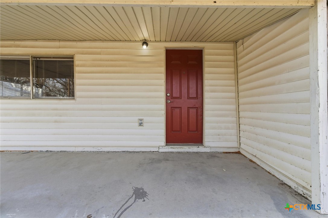 204 Salinas Road San Marcos, TX 78666 - Photo 3 of 12