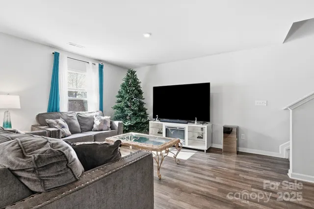 $275,000 | 139 Jo Creek Lane, Harmony, NC 28634