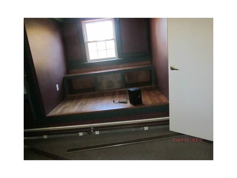 109 Auburn Road Peru, ME 04290 - Photo 6 of 13 Interior Space/Layout.