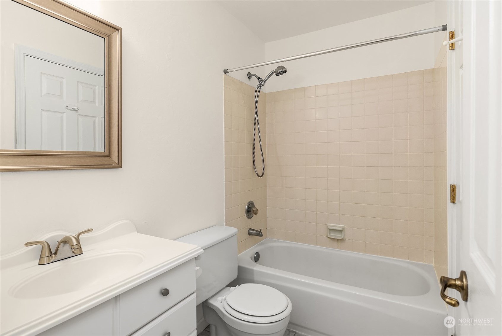 3233 Northeast 12th Street, Unit 214 Renton, WA 98056 - Photo 19 of 21 Gallery Image 19