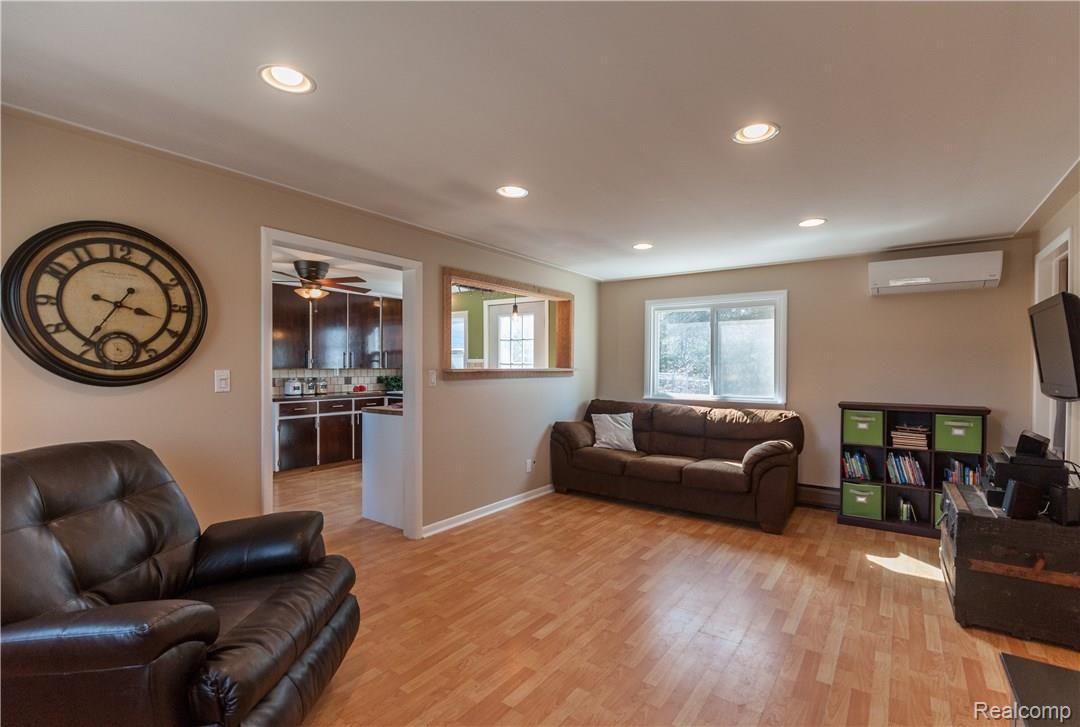 1899 Indian Road Lapeer, MI 48446 - Photo 13 of 25 Living Room w/Recessed Lighting