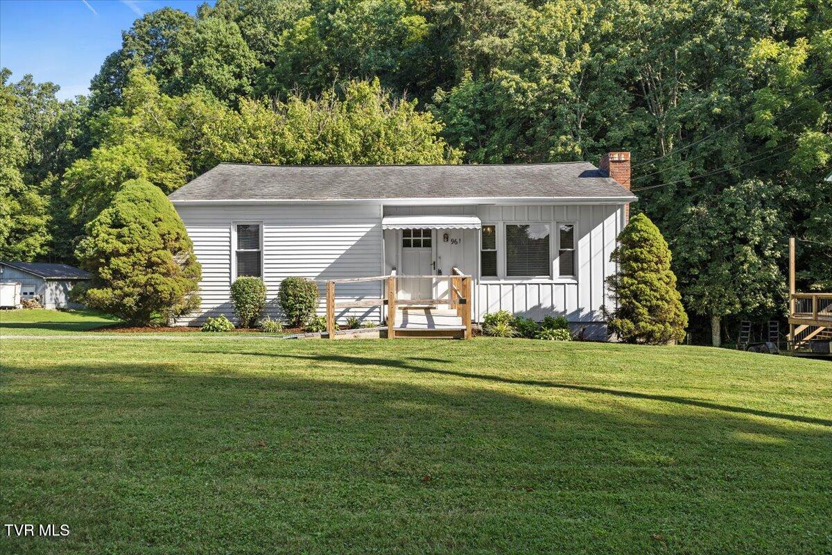 961 Emmett Road Bristol, TN 37620 - Photo 1 of 40 03-128A5339