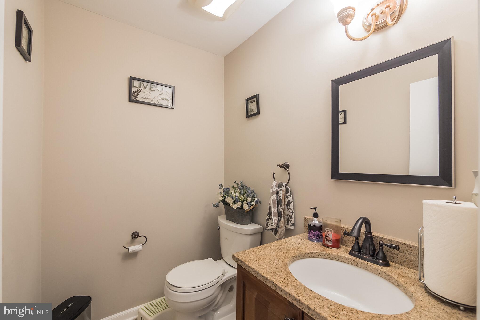 15136 Middlegate Road Silver Spring, MD 20905 - Photo 12 of 28 Powder Room on Main floor