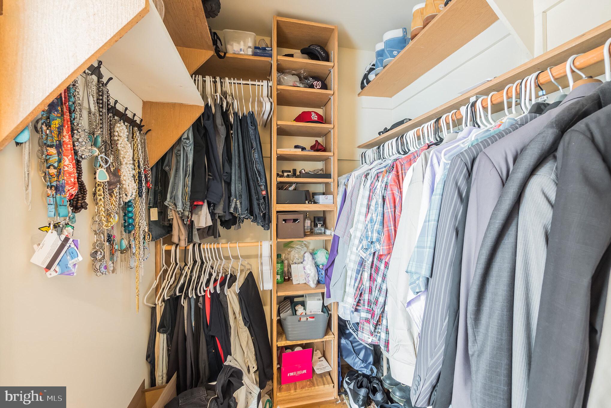 15136 Middlegate Road Silver Spring, MD 20905 - Photo 17 of 28 Owner's Walk in closet