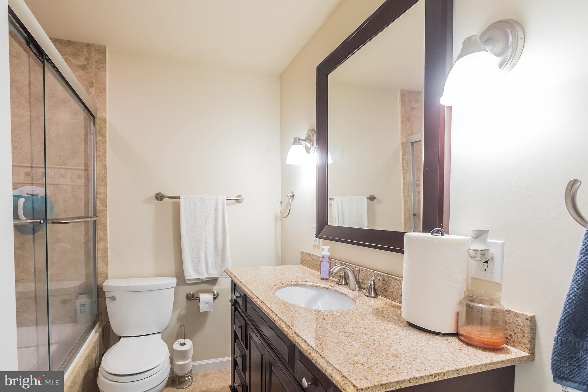 15136 Middlegate Road Silver Spring, MD 20905 - Photo 20 of 28 Bathroom