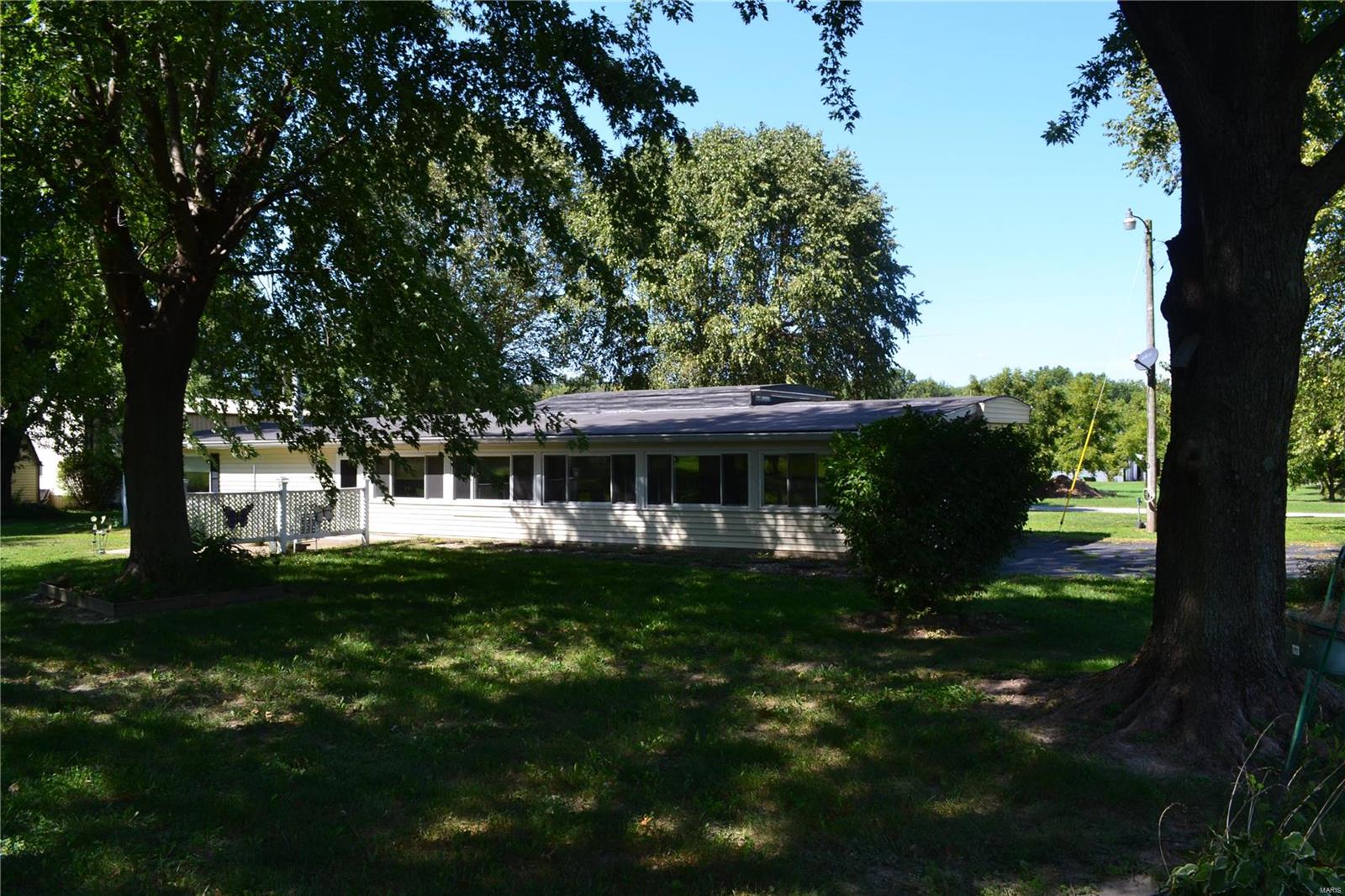 19929 Boulder Road Carlyle, IL 62231 - Photo 4 of 30