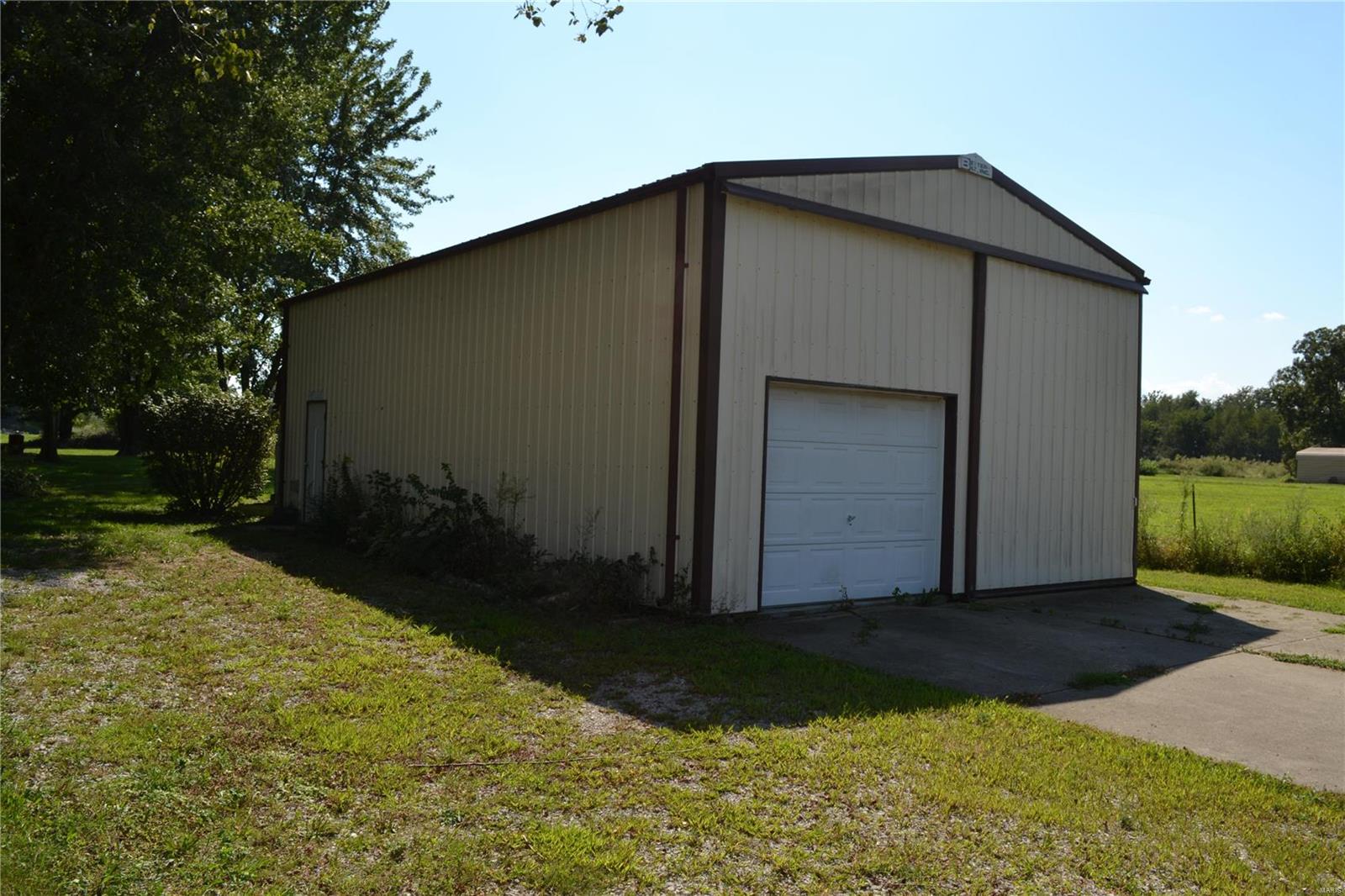 19929 Boulder Road Carlyle, IL 62231 - Photo 7 of 30