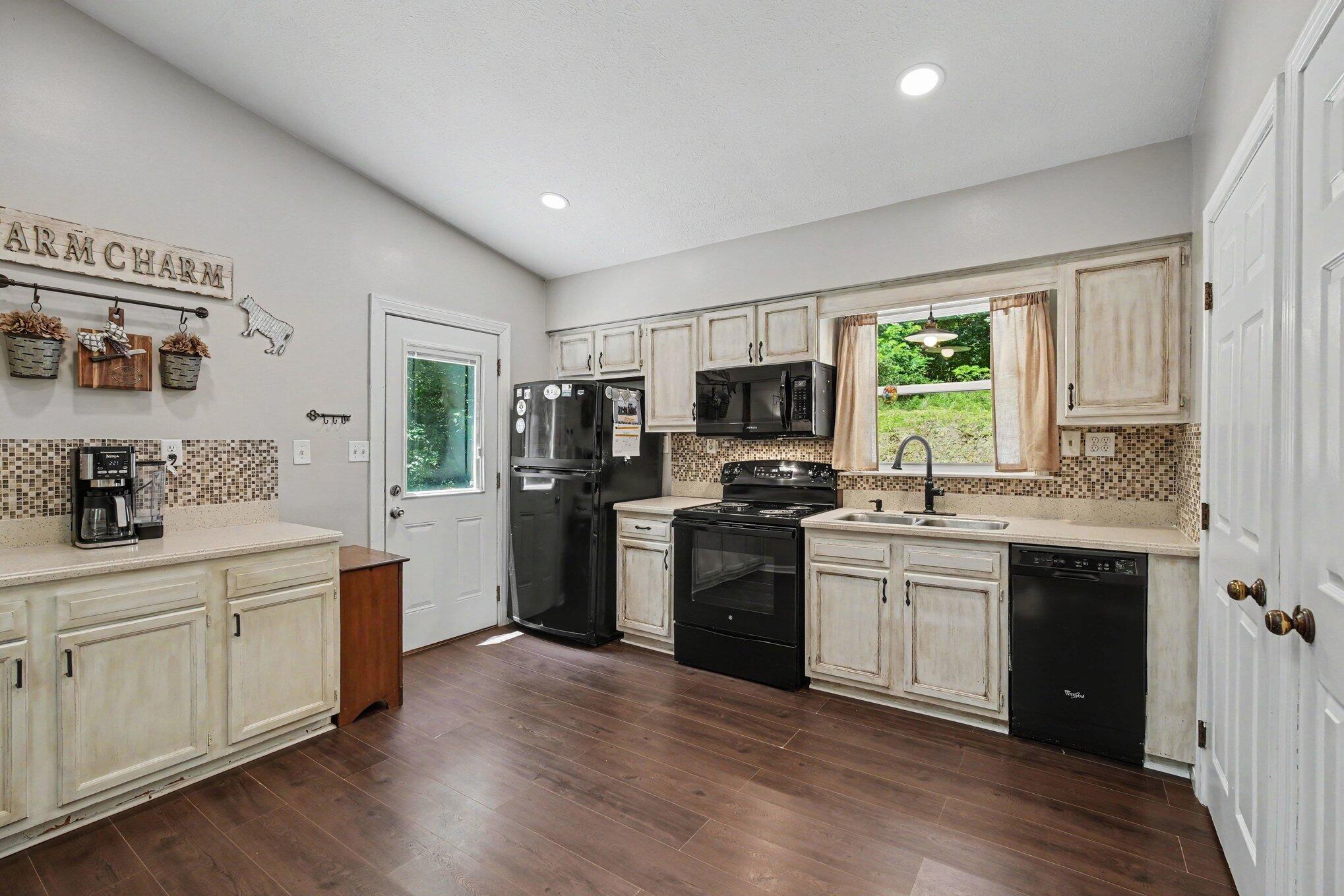 1905 Mann Road Crittenden, KY 41030 - Photo 10 of 17 Kitchen