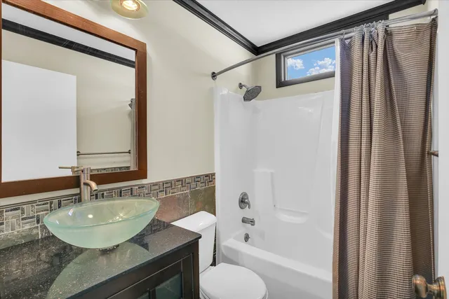 $369,900 | 808 Lakeshore Drive, Tuscola, IL 61953