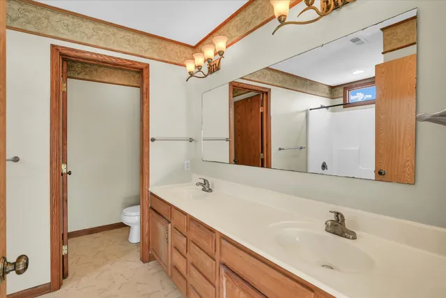 $369,900 | 808 Lakeshore Drive, Tuscola, IL 61953