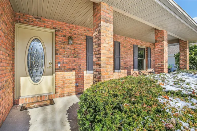 $369,900 | 808 Lakeshore Drive, Tuscola, IL 61953