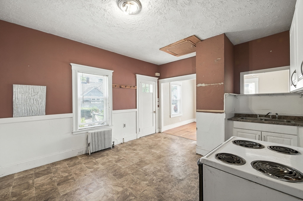49 Glenwood Road Lynn, MA 01904 - Photo 25 of 33 Gallery Image 25