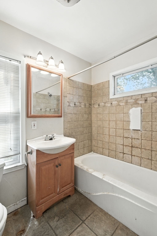 49 Glenwood Road Lynn, MA 01904 - Photo 8 of 33 Gallery Image 8