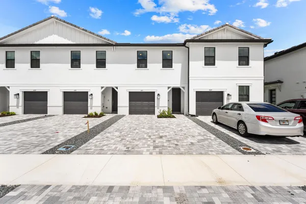 $3,500 | 4315 Efendi Drive, Lake Worth, FL 33463