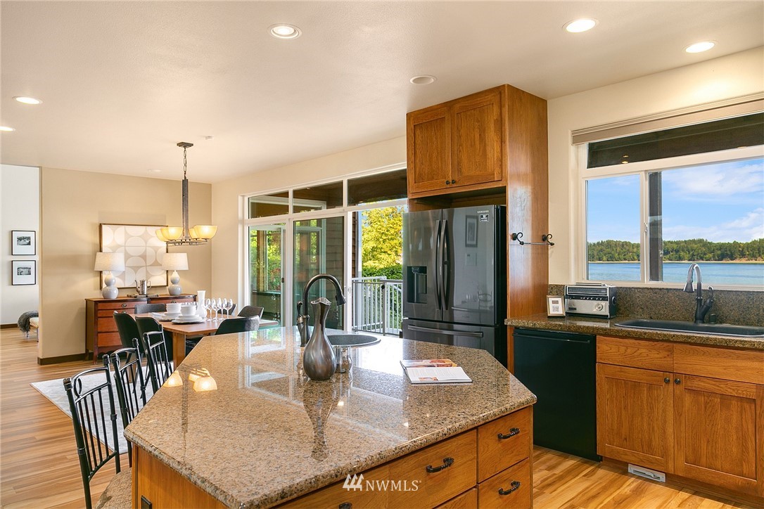 1510 East Island View Road Grapeview, WA 98546 - Photo 10 of 40 Gallery Image 10