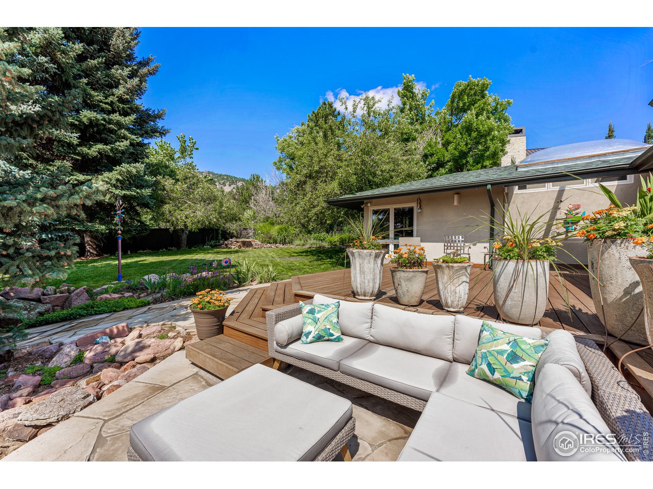 3725 Spring Valley Road Boulder, CO 80304 - Photo 15 of 40 Sunken cozy corner couch nook