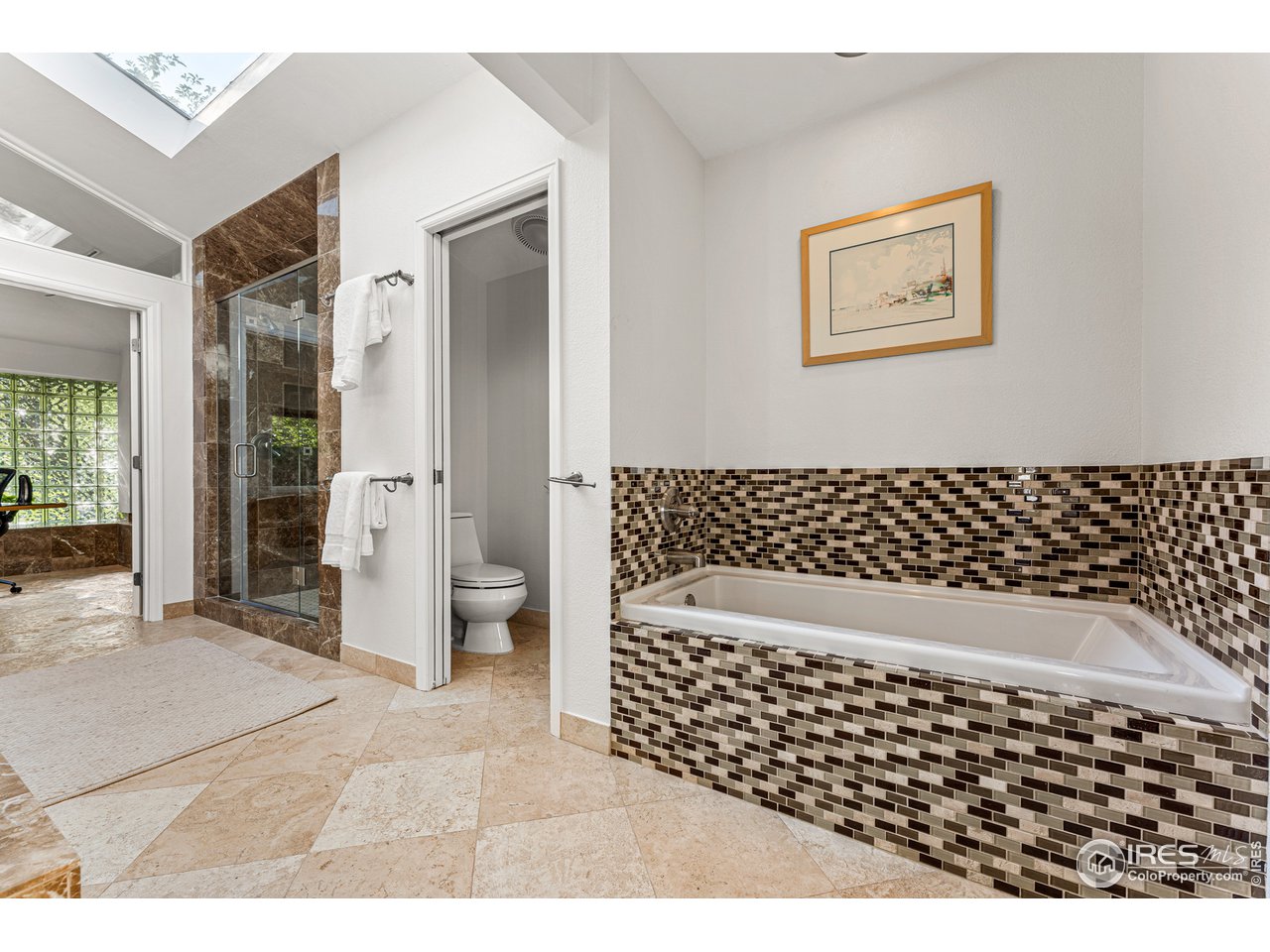 3725 Spring Valley Road Boulder, CO 80304 - Photo 22 of 40 Primary suite soaking tub