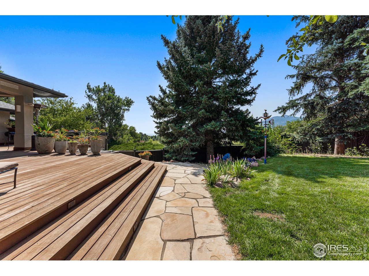 3725 Spring Valley Road Boulder, CO 80304 - Photo 31 of 40 Backyard looking south
