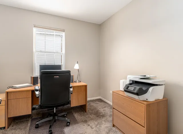 $799,900 | 719 Eagle Brook Lane, Naperville, IL 60565