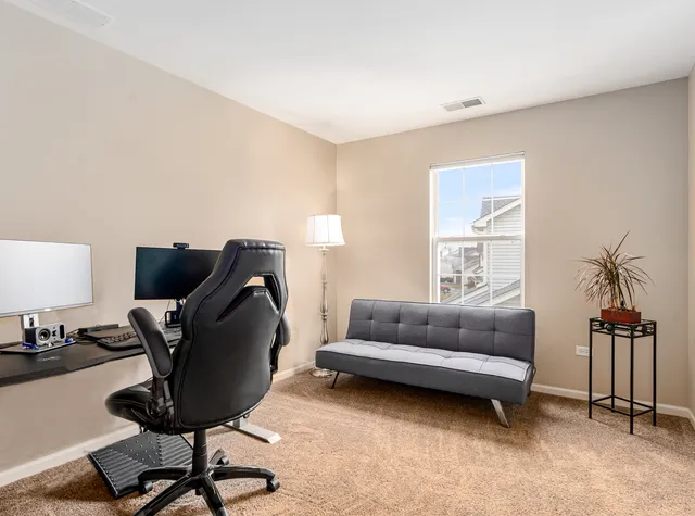 $799,900 | 719 Eagle Brook Lane, Naperville, IL 60565