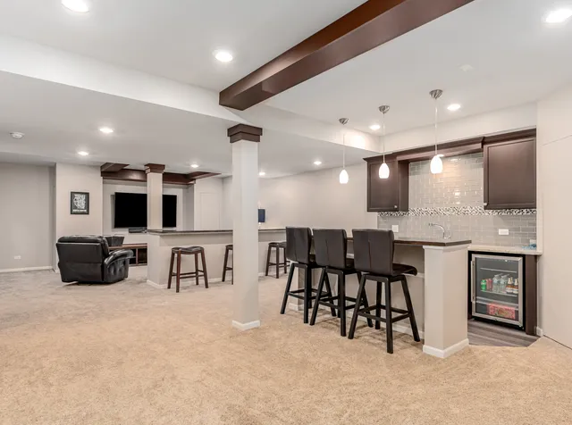 $799,900 | 719 Eagle Brook Lane, Naperville, IL 60565