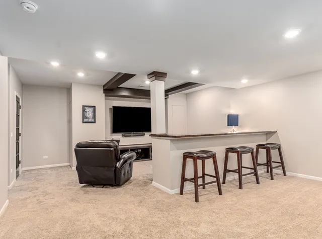 $799,900 | 719 Eagle Brook Lane, Naperville, IL 60565