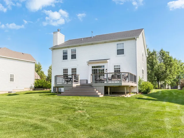 $799,900 | 719 Eagle Brook Lane, Naperville, IL 60565