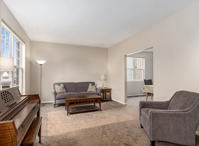 $799,900 | 719 Eagle Brook Lane, Naperville, IL 60565