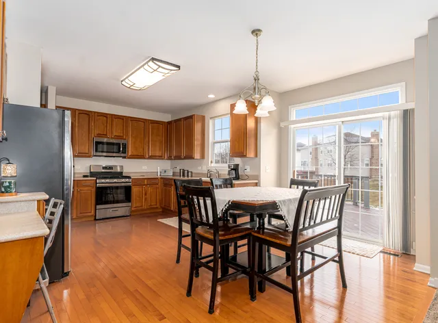 $799,900 | 719 Eagle Brook Lane, Naperville, IL 60565