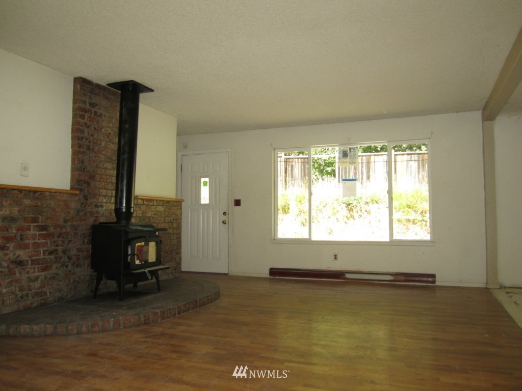 22509 Southeast May Valley Road Issaquah, WA 98027 - Photo 13 of 17 Gallery Image 13