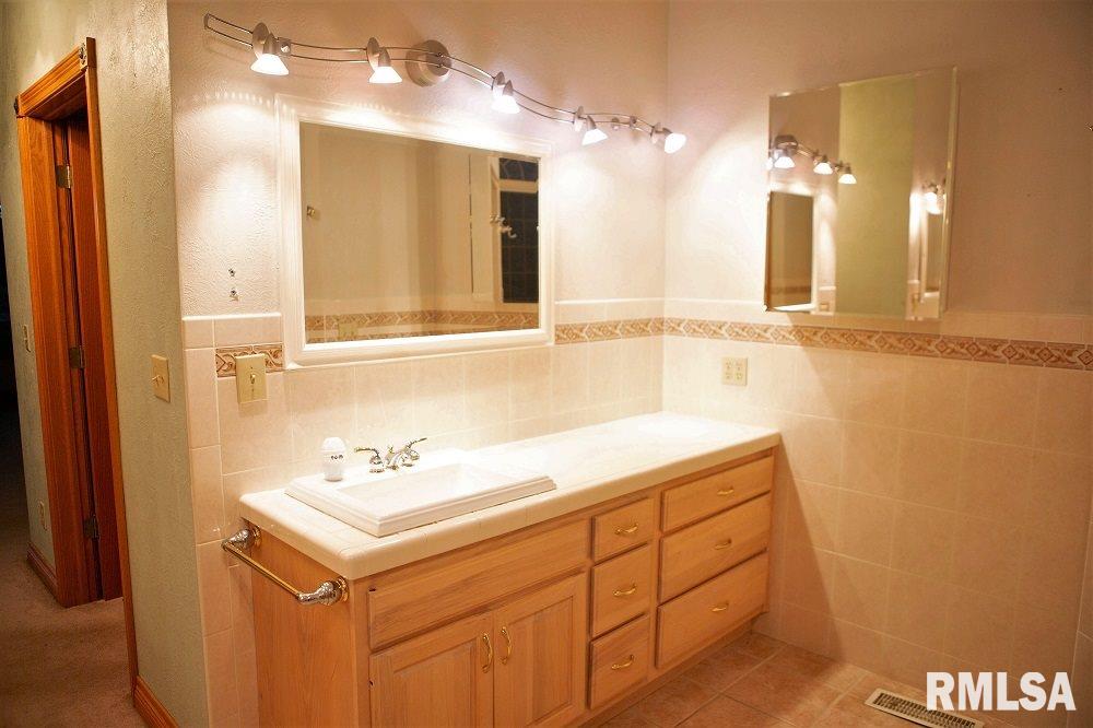 9624 Brimfield Jubilee Road Dunlap, IL 61525 - Photo 15 of 26 Gallery Image 15