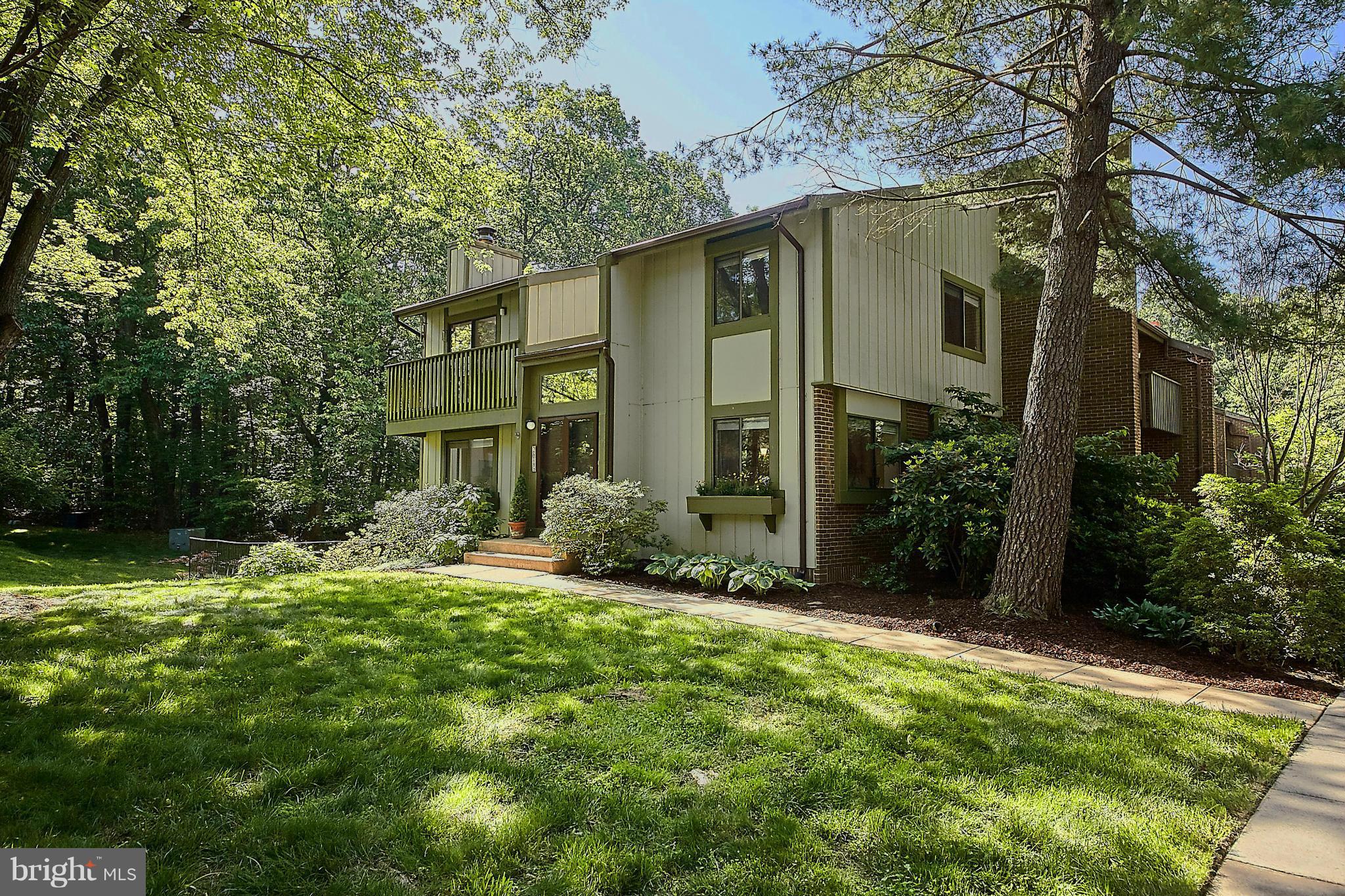 2019 Winged Foot Court Reston, VA 20191 - Photo 2 of 30 Exterior (Front)