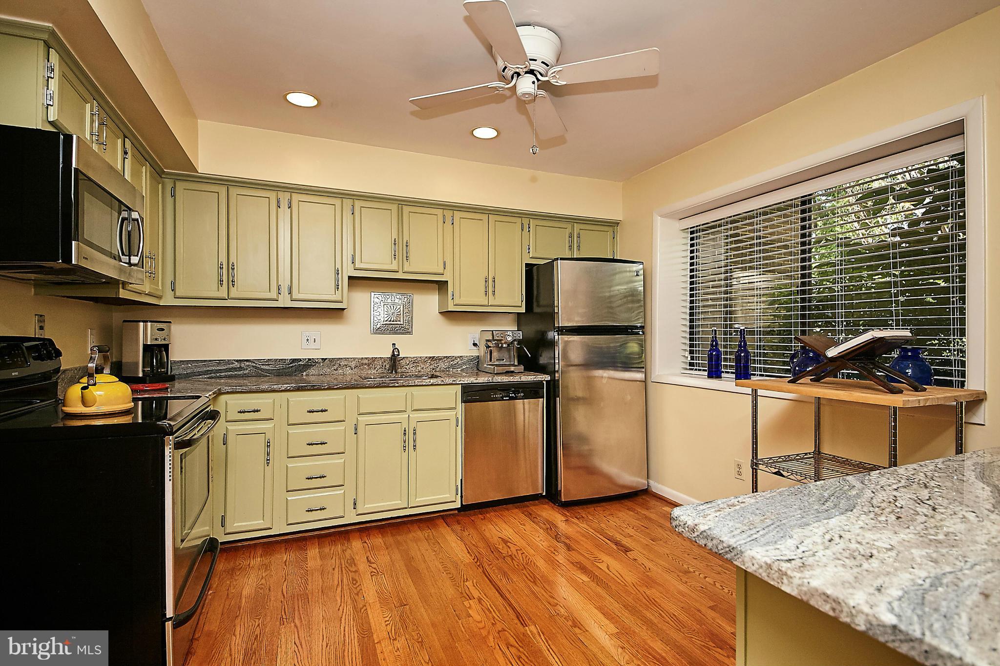 2019 Winged Foot Court Reston, VA 20191 - Photo 11 of 30 Kitchen