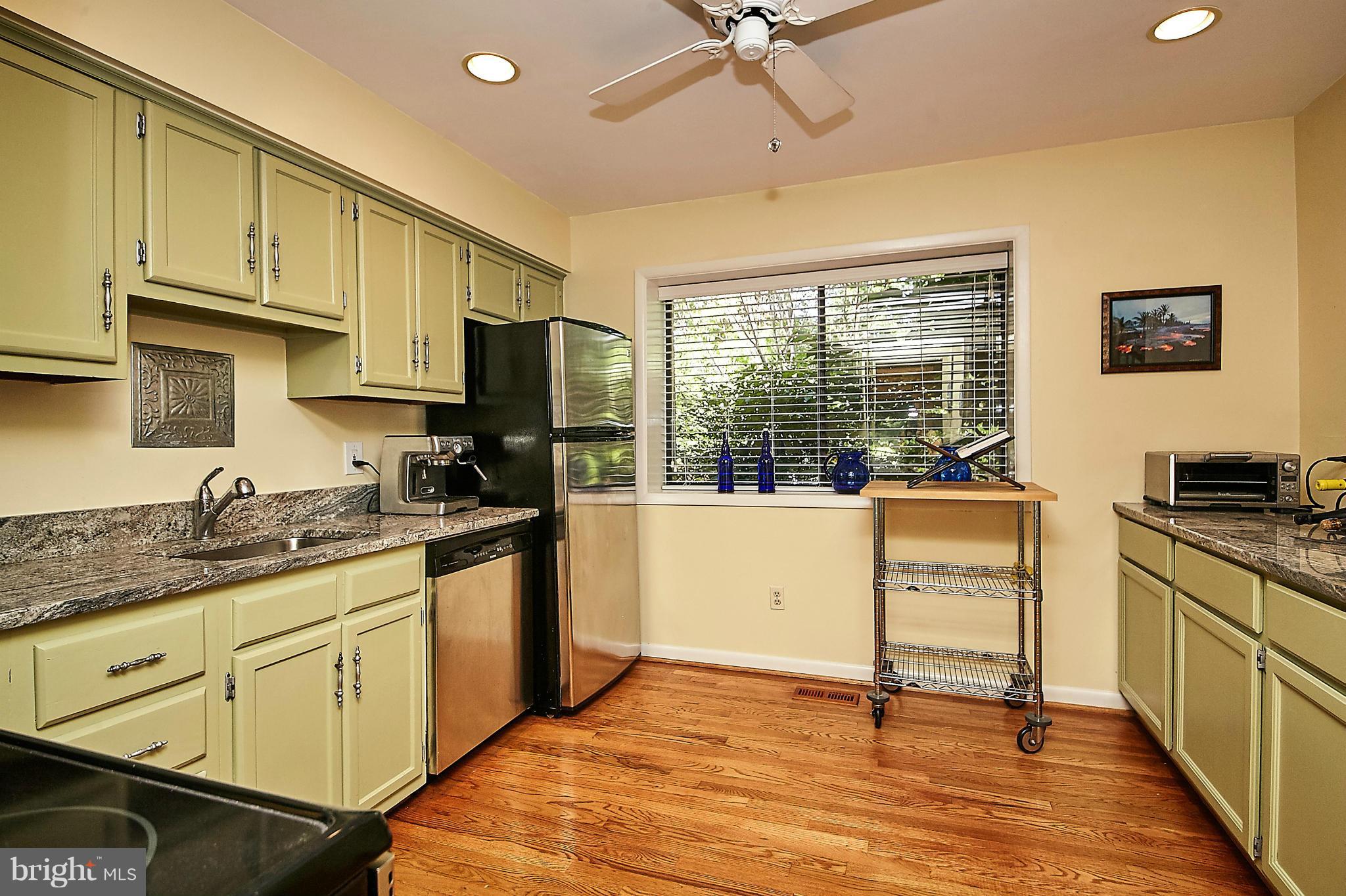 2019 Winged Foot Court Reston, VA 20191 - Photo 12 of 30 Kitchen