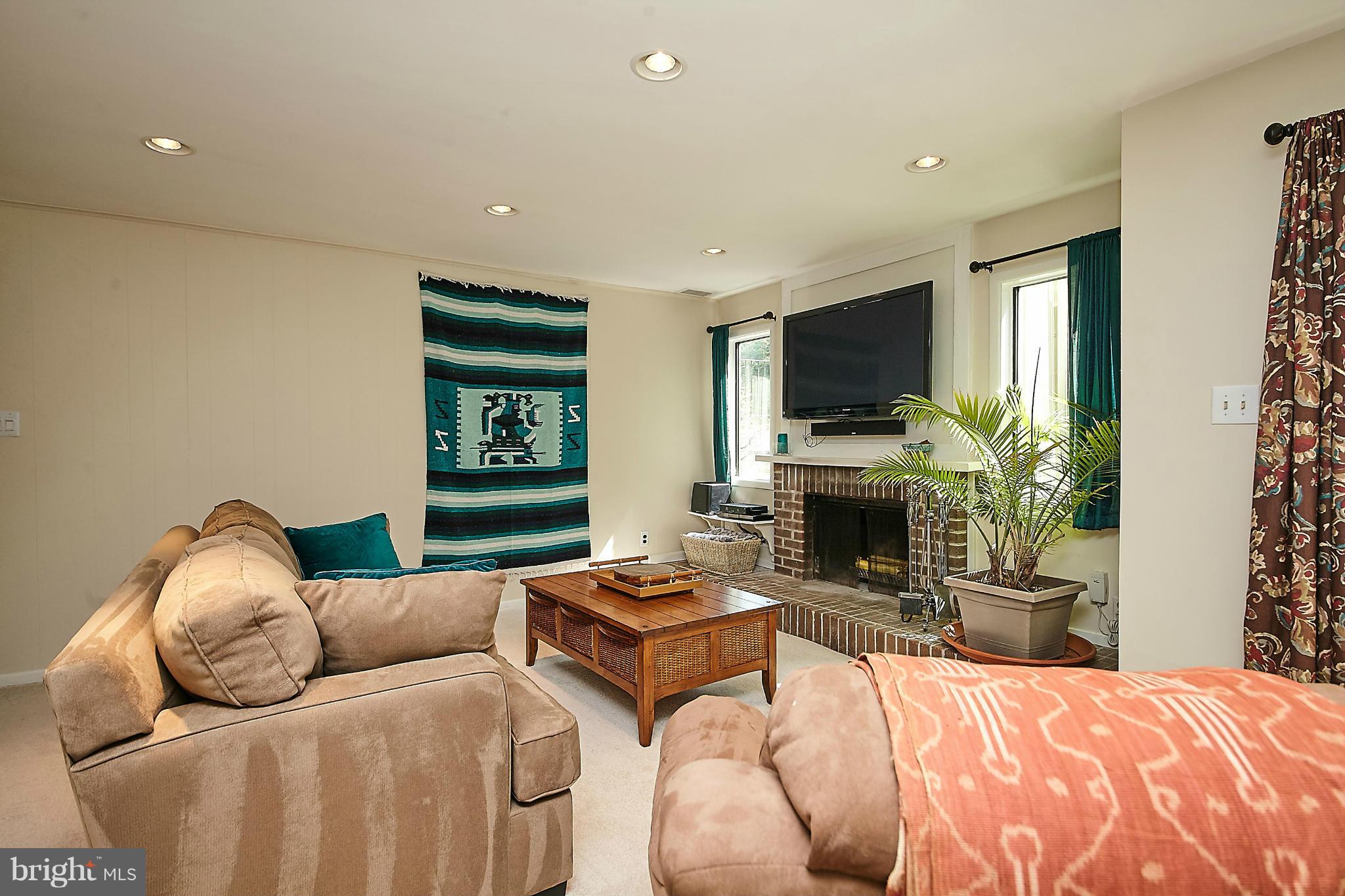 2019 Winged Foot Court Reston, VA 20191 - Photo 24 of 30 Family Room