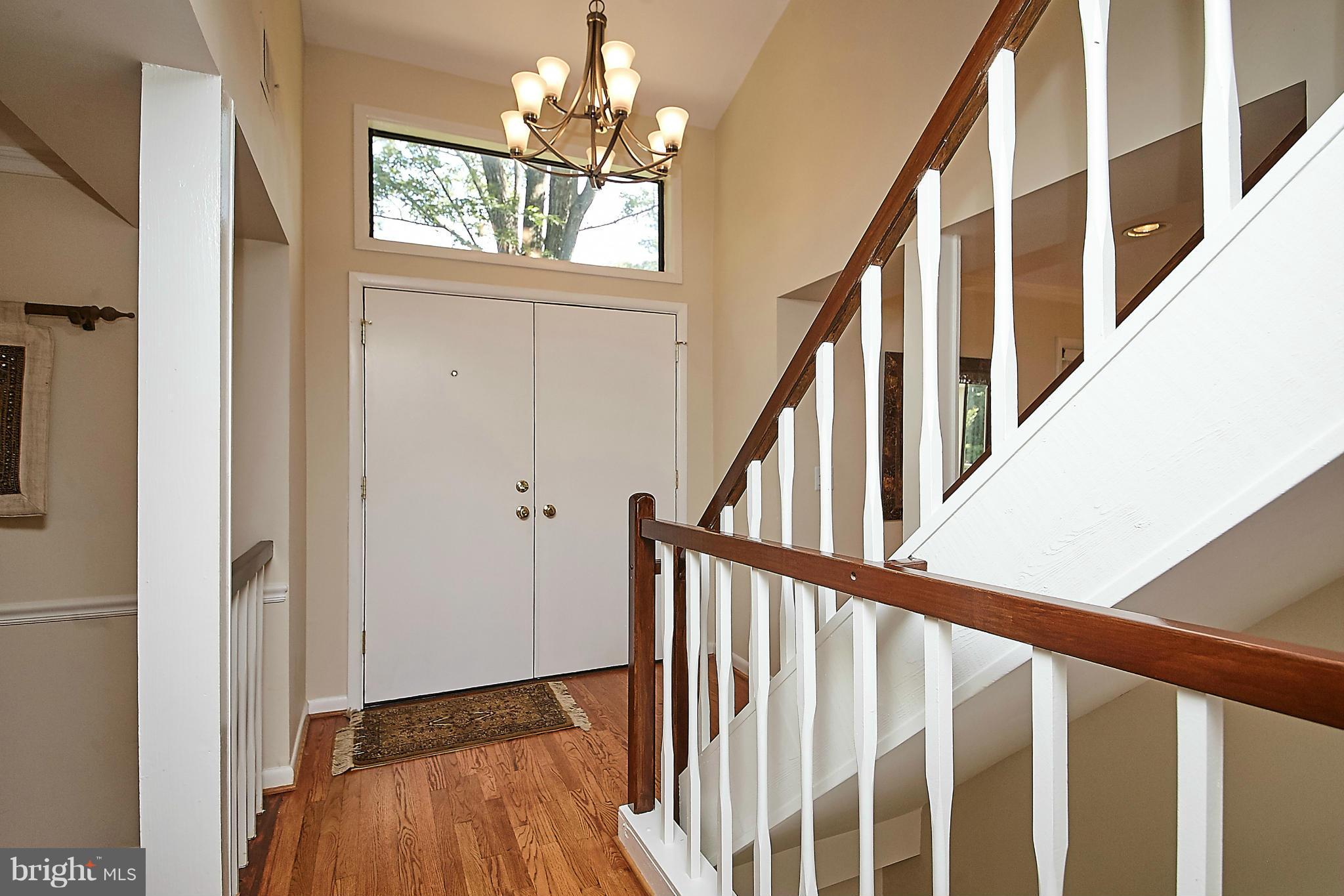 2019 Winged Foot Court Reston, VA 20191 - Photo 6 of 30 Foyer
