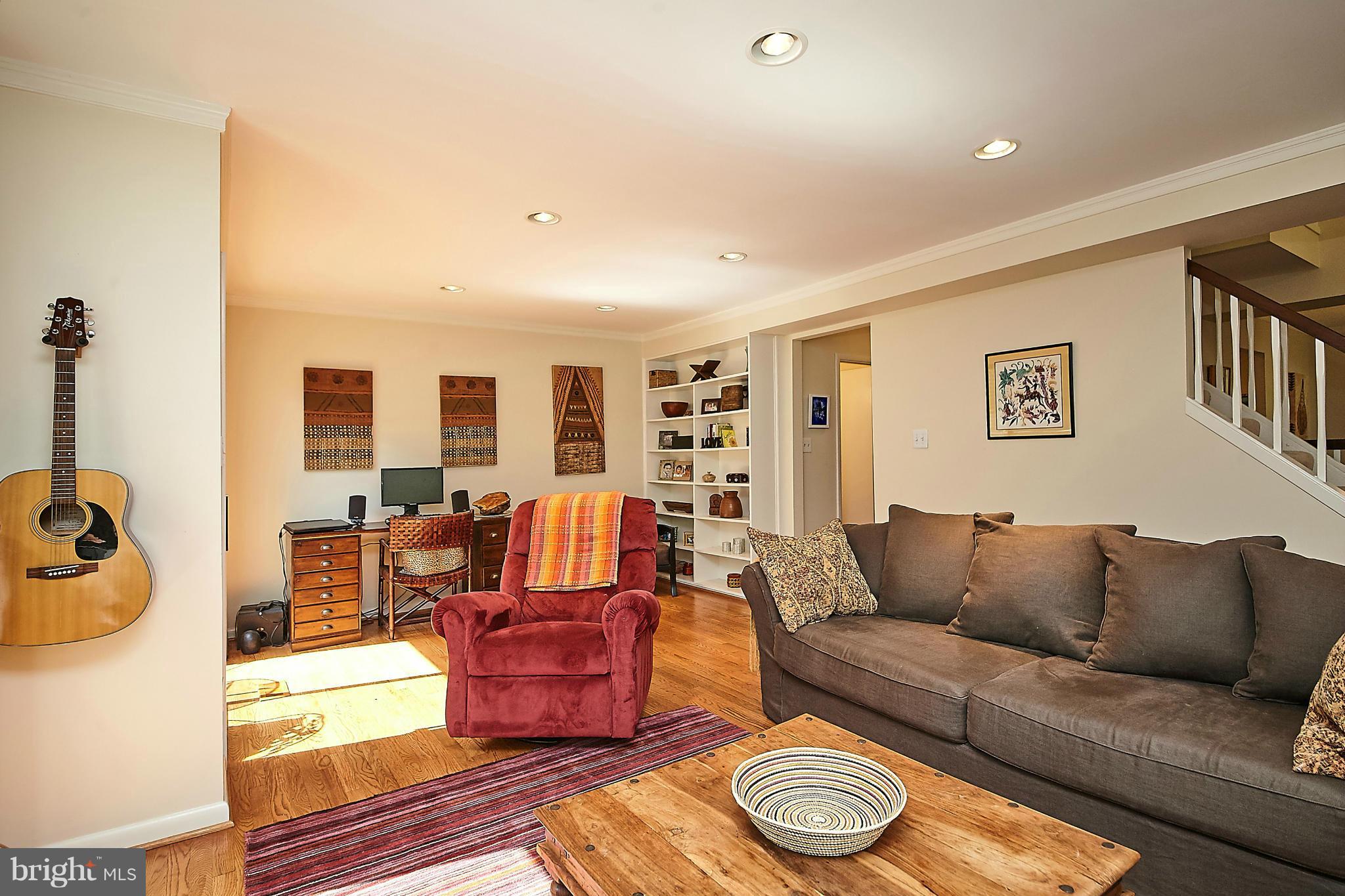 2019 Winged Foot Court Reston, VA 20191 - Photo 9 of 30 Living Room