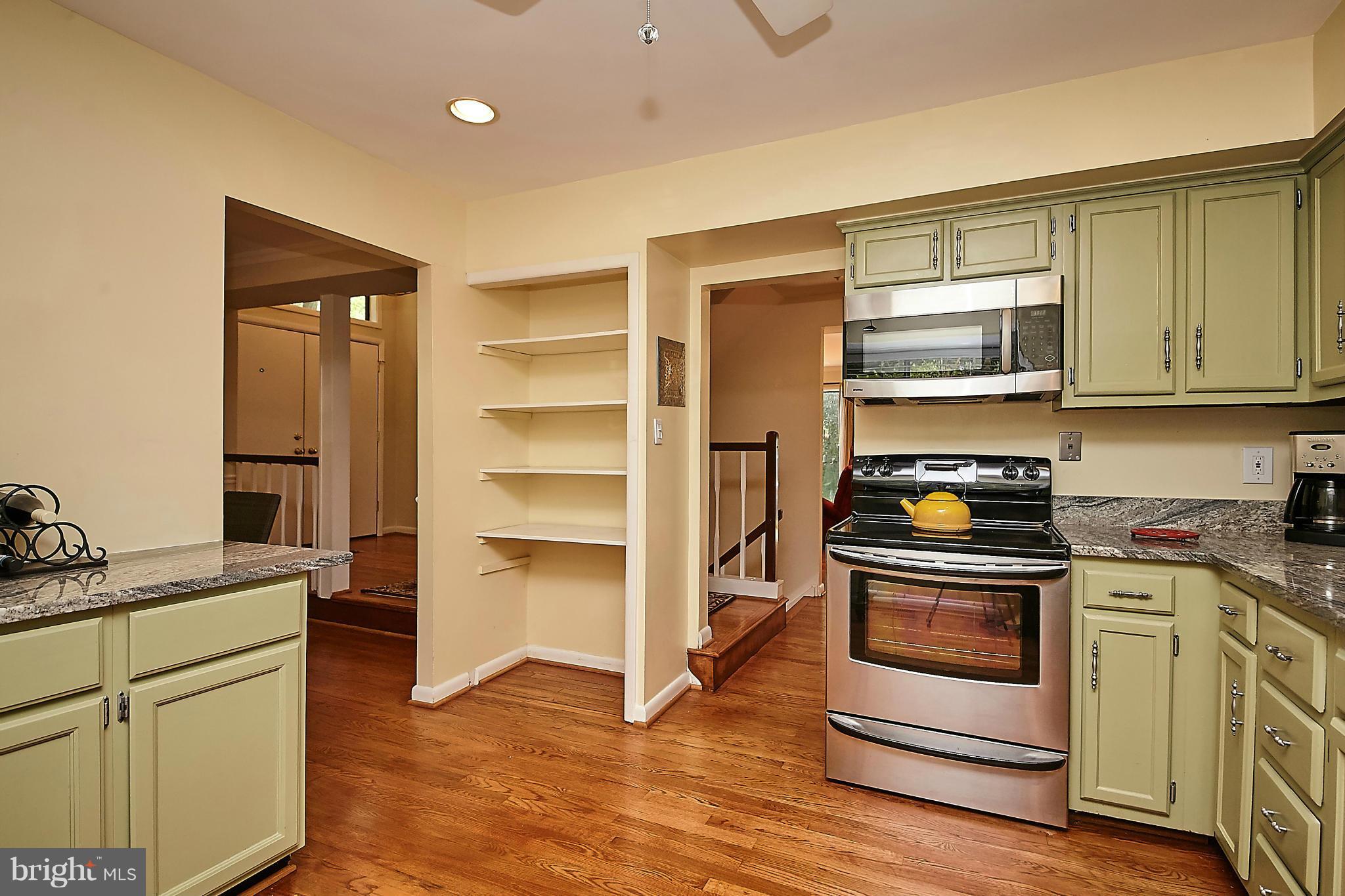 2019 Winged Foot Court Reston, VA 20191 - Photo 10 of 30 Kitchen