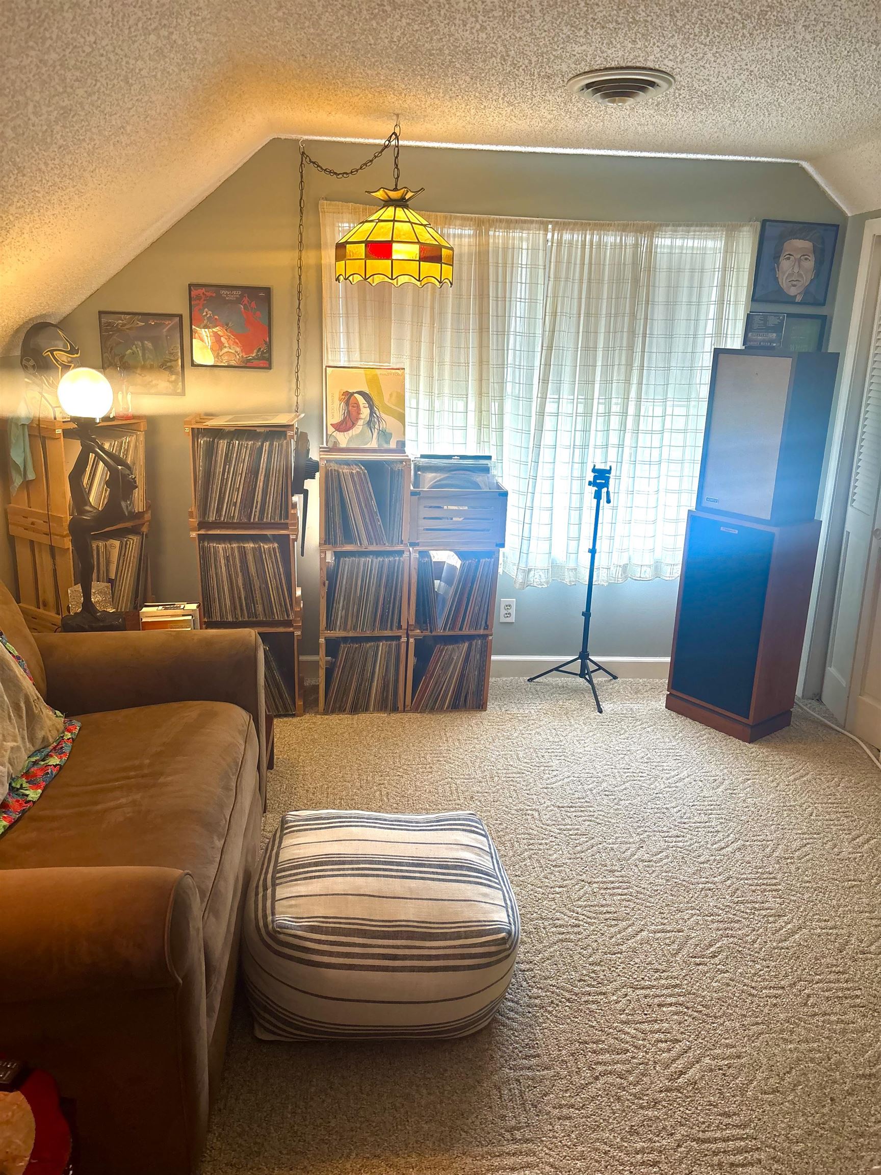 3194 Lammermuir Road Memphis, TN 38128 - Photo 27 of 37 Carpeted room featuring a sloped ceiling and a window with sheer curtains
