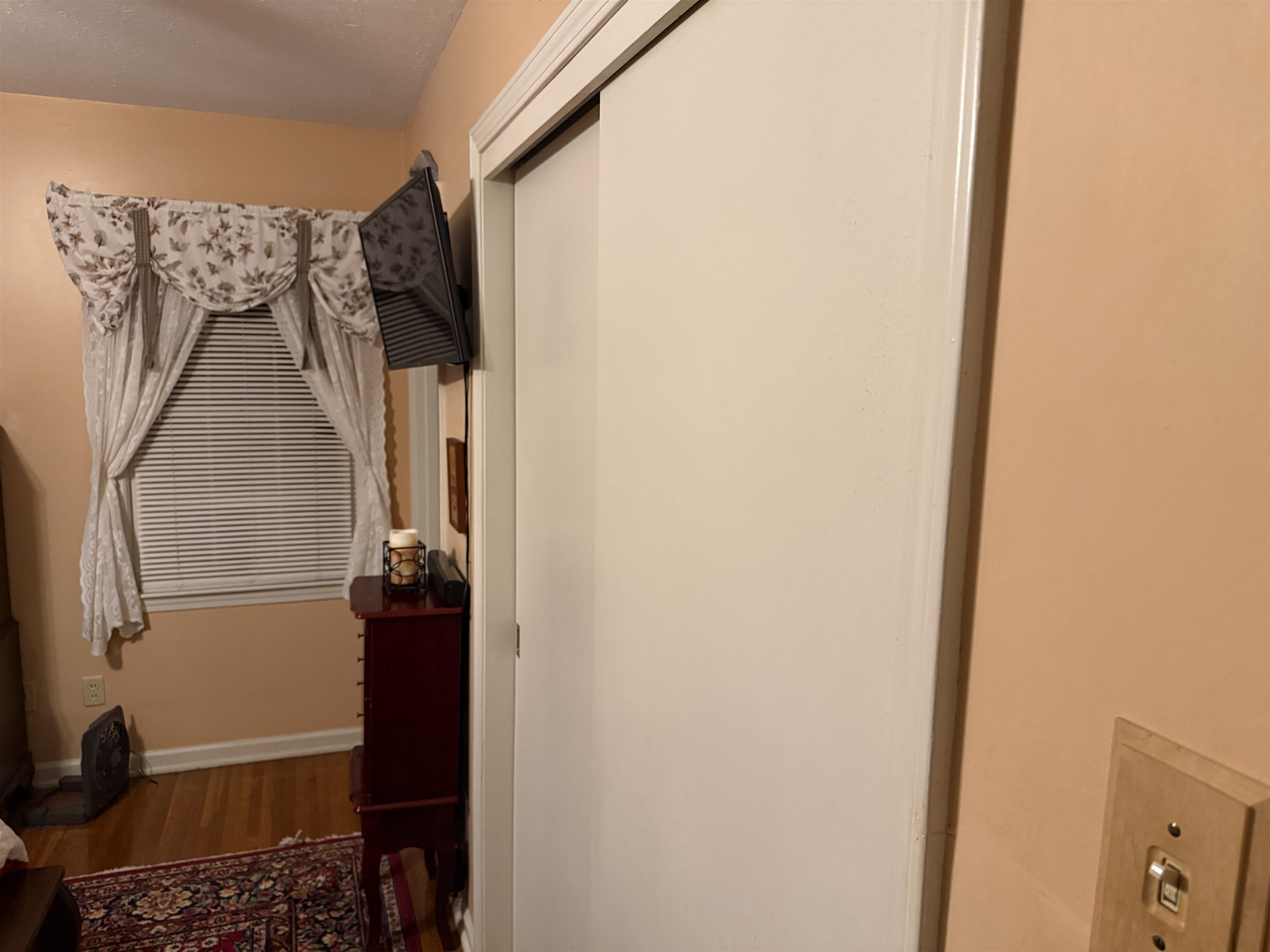 3194 Lammermuir Road Memphis, TN 38128 - Photo 31 of 37 Sliding closet doors with a light wood-finish frame
