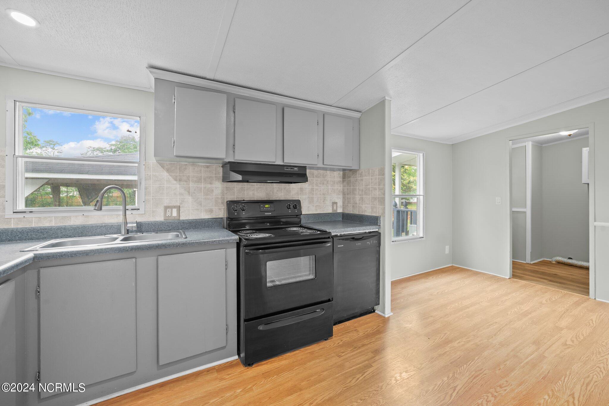 1677 West Hanrahan Road Ayden, NC 28513 - Photo 15 of 48 28-web-or-mls-DSC_8032