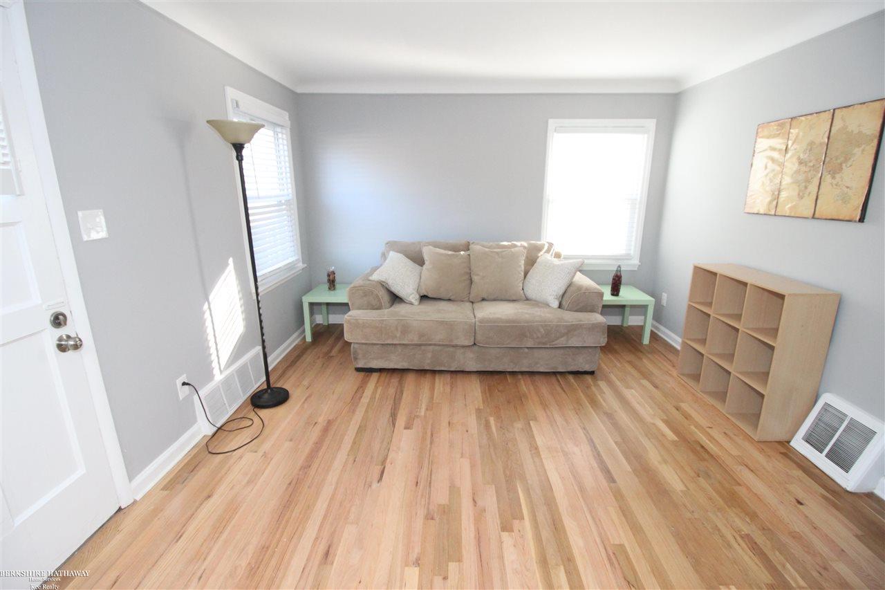 18118 Stephens Road Eastpointe, MI 48021 - Photo 2 of 25 50062893-1.JPG