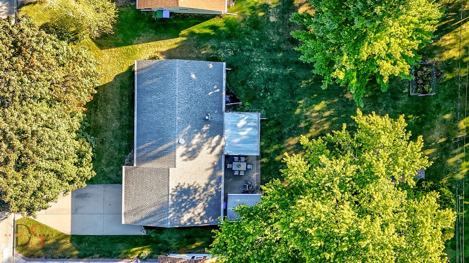 2106 Cedar Avenue Mendota, IL 61342 - Photo 4 of 24 an aerial view of a house