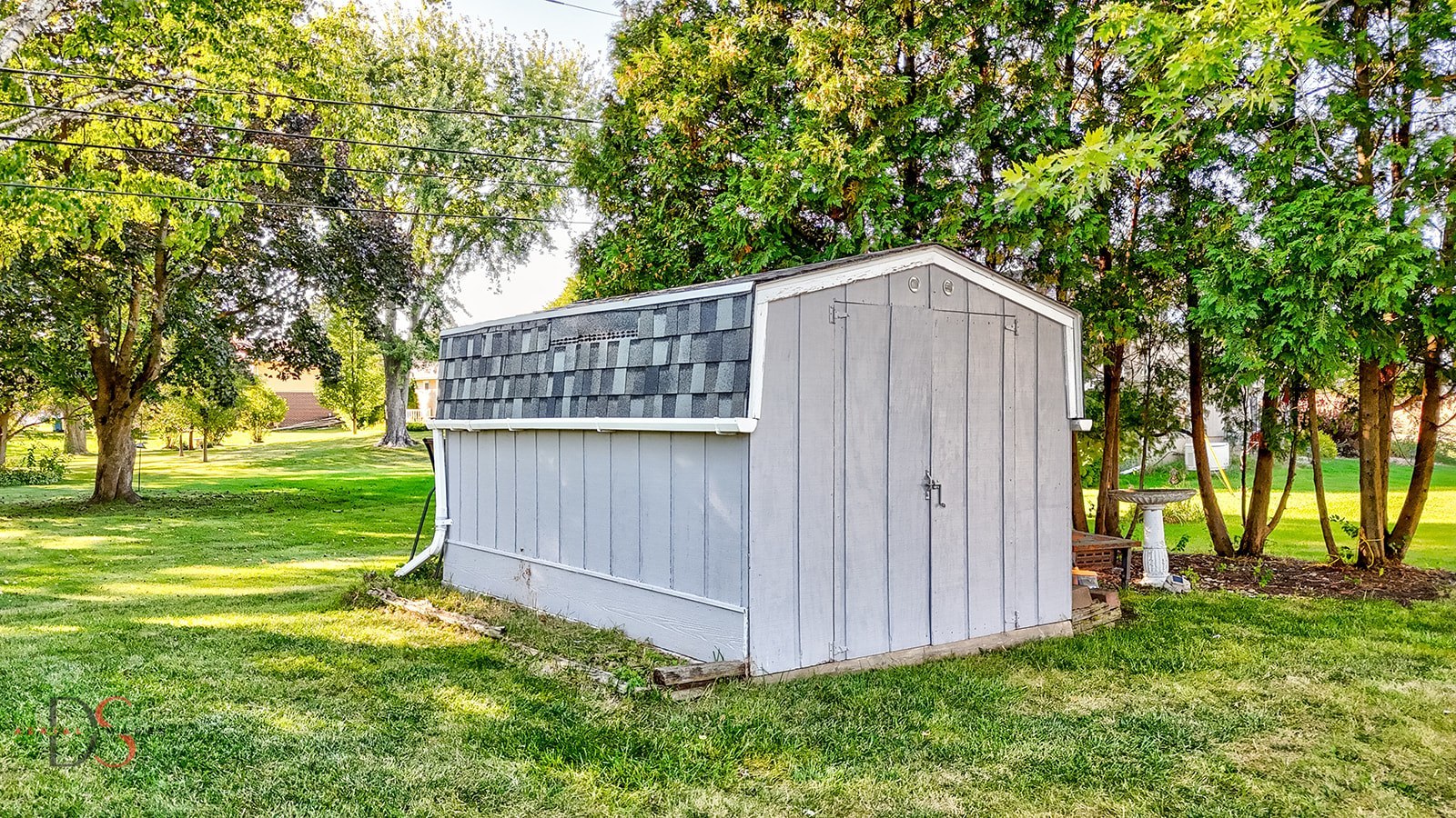 2106 Cedar Avenue Mendota, IL 61342 - Photo 8 of 24 a house view with a garden space