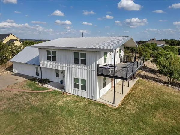 $389,000 | 200 Peninsula Drive, Bluff Dale, TX 76433