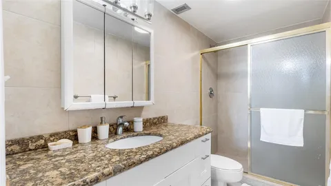 $349,999 | 500 Bayview Drive, Unit 2023, Sunny Isles Beach, FL 33160