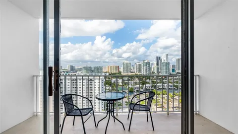 $349,999 | 500 Bayview Drive, Unit 2023, Sunny Isles Beach, FL 33160