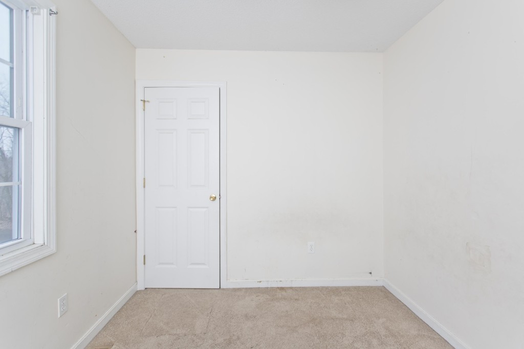 129-131 Moxon Street Springfield, MA 01151 - Photo 15 of 20 Gallery Image 15