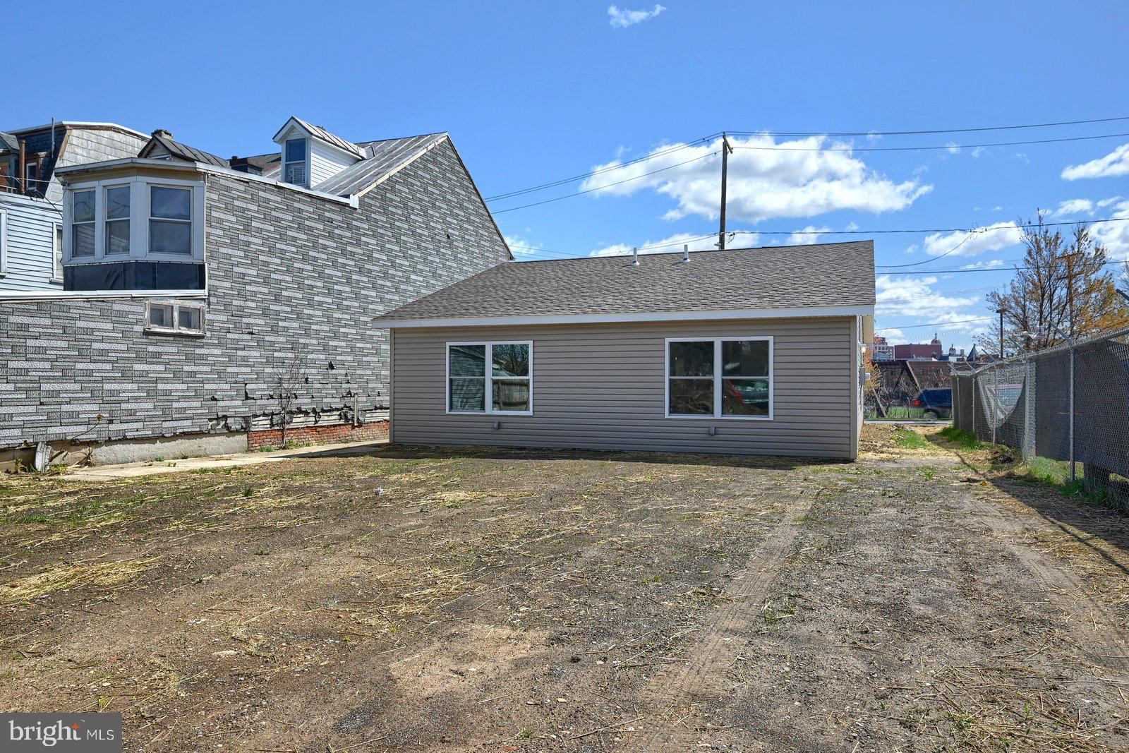 282 Cottage Hill Road York, PA 17401 - Photo 4 of 24 Gallery Image 4